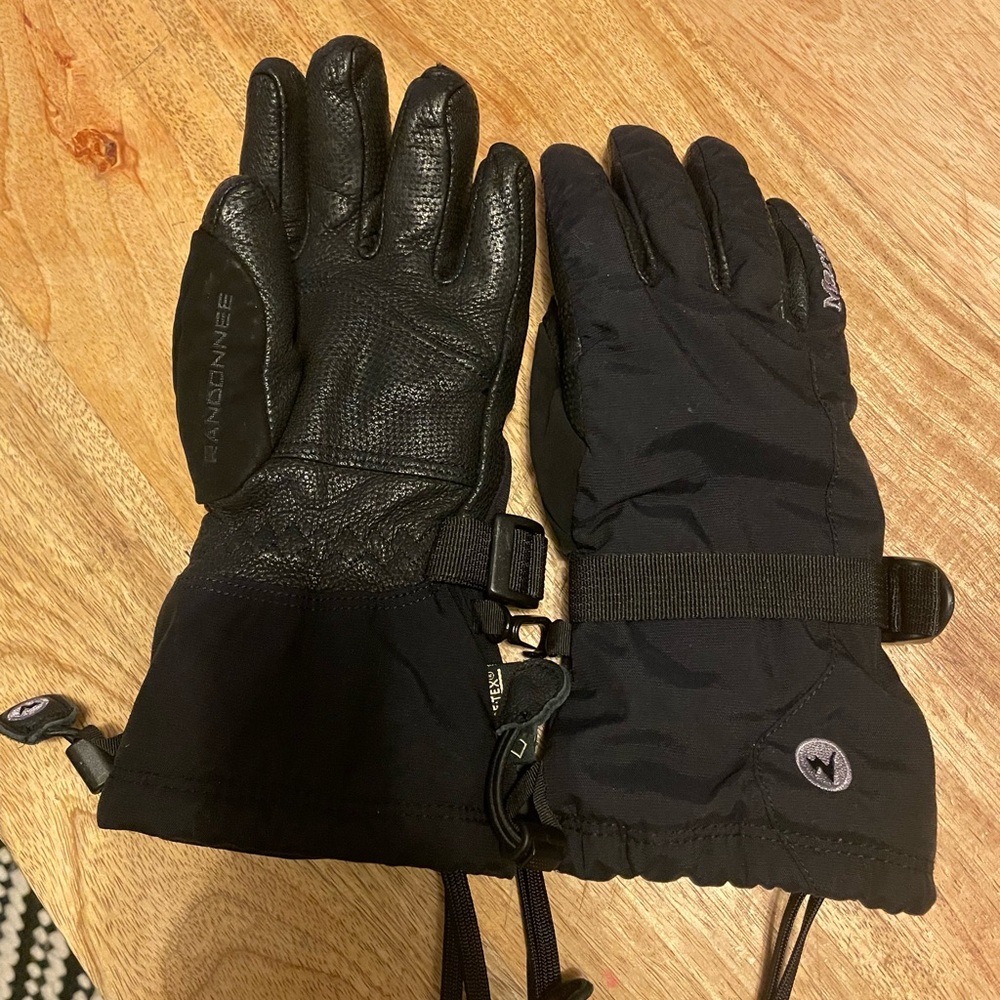 Marmot Black Women's Gloves